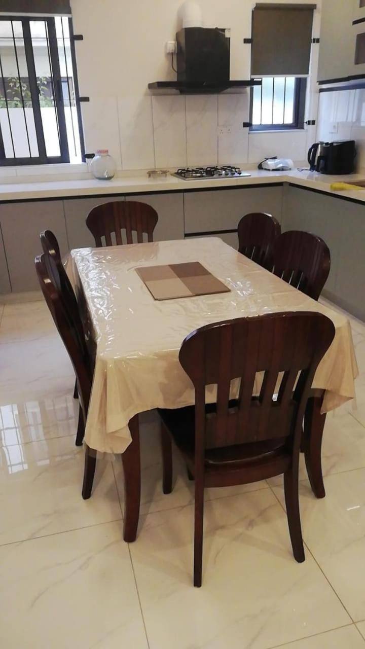 Nayuha Apt B Flic en Flac Экстерьер фото